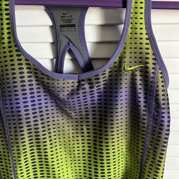 Nike dri-fit Racerback athletic tank - Picture 2 of 5